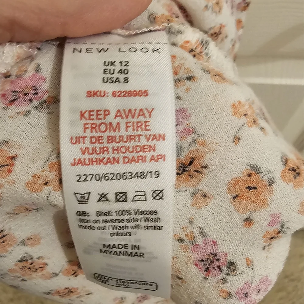 Women's Flowy Lightweight Dress - Picture 3 of 3